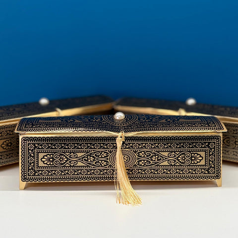 Trendy Tassle Large Gift Box Gold