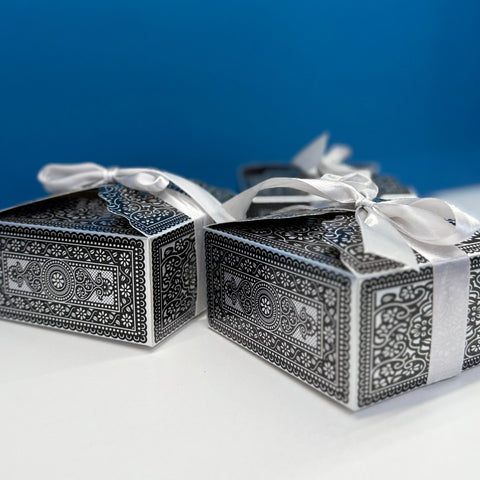 Smart Small Square Bow Design Silver Gift Box