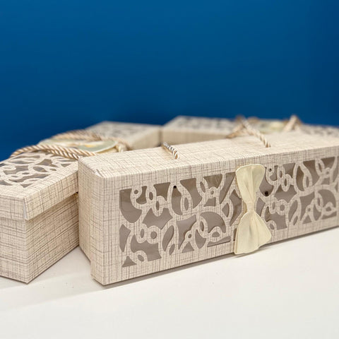 Smart Laser Cut Large Carry On Cream Gift Box